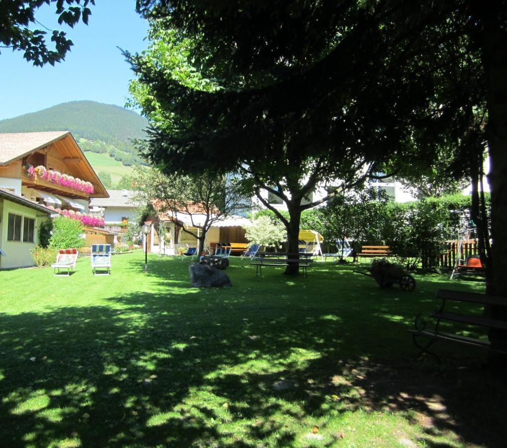 Zimmervermietung Zum Weissen Roessl Sarentino ภายนอก รูปภาพ