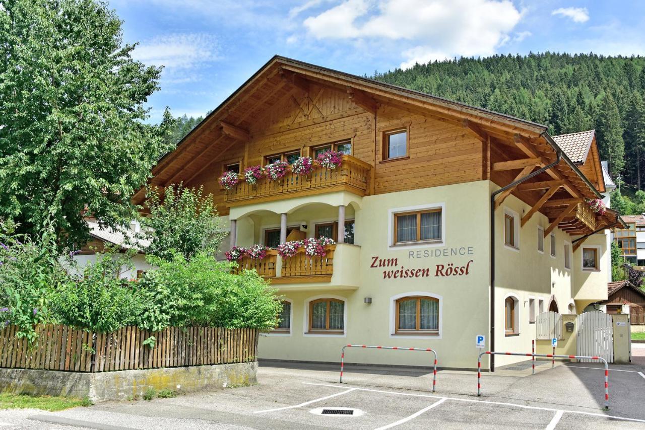 Zimmervermietung Zum Weissen Roessl Sarentino ภายนอก รูปภาพ